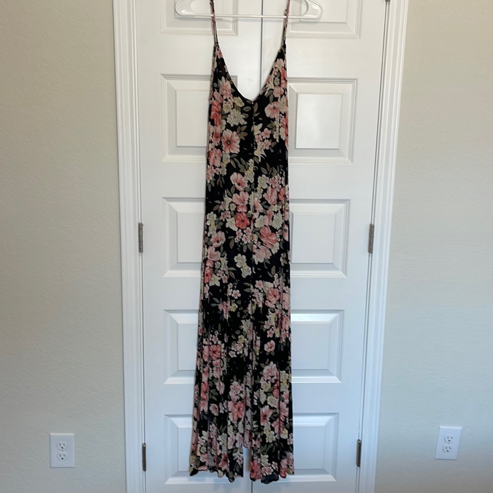 Billabong maxi dress size medium black floral button down